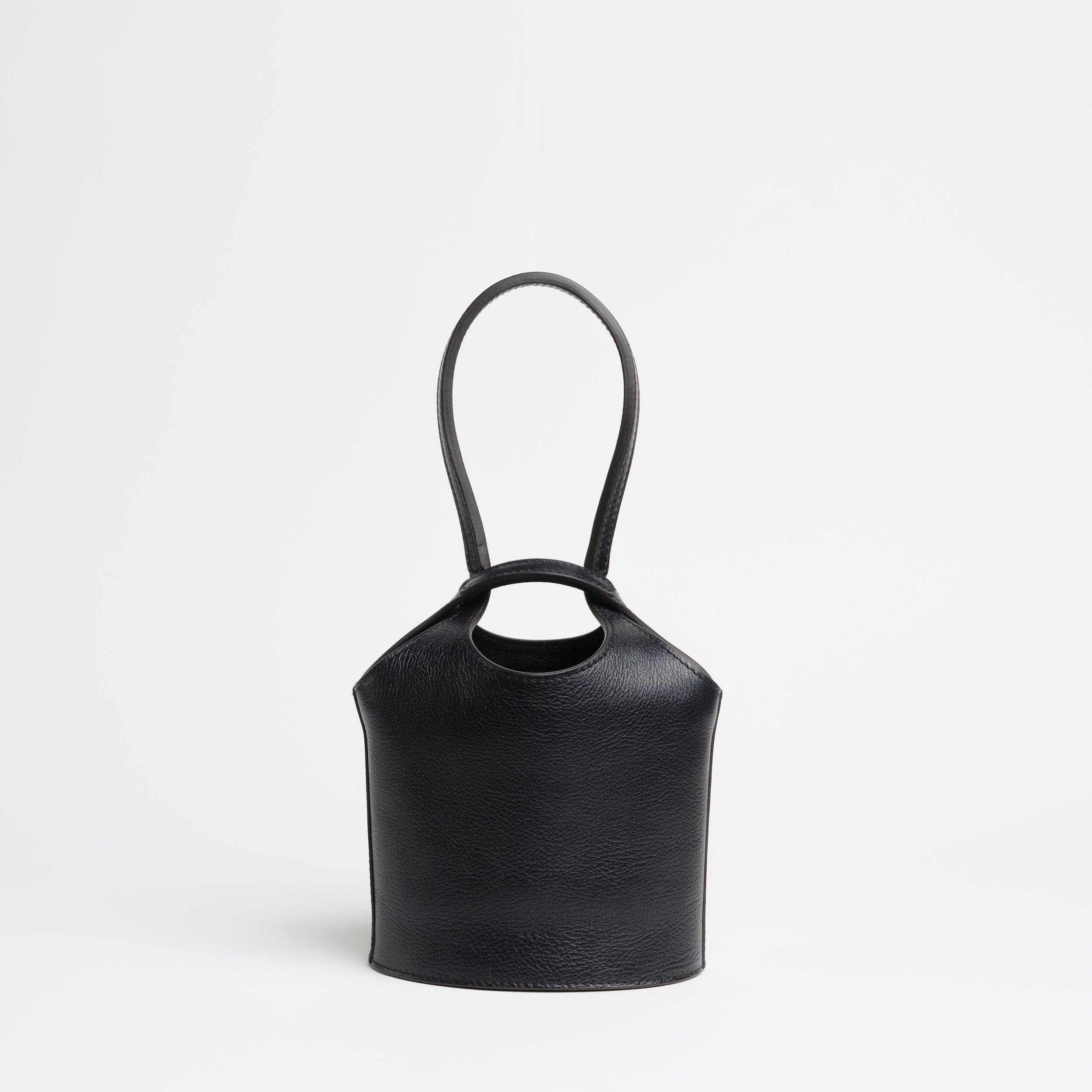 Gala in Black – LINDQUIST