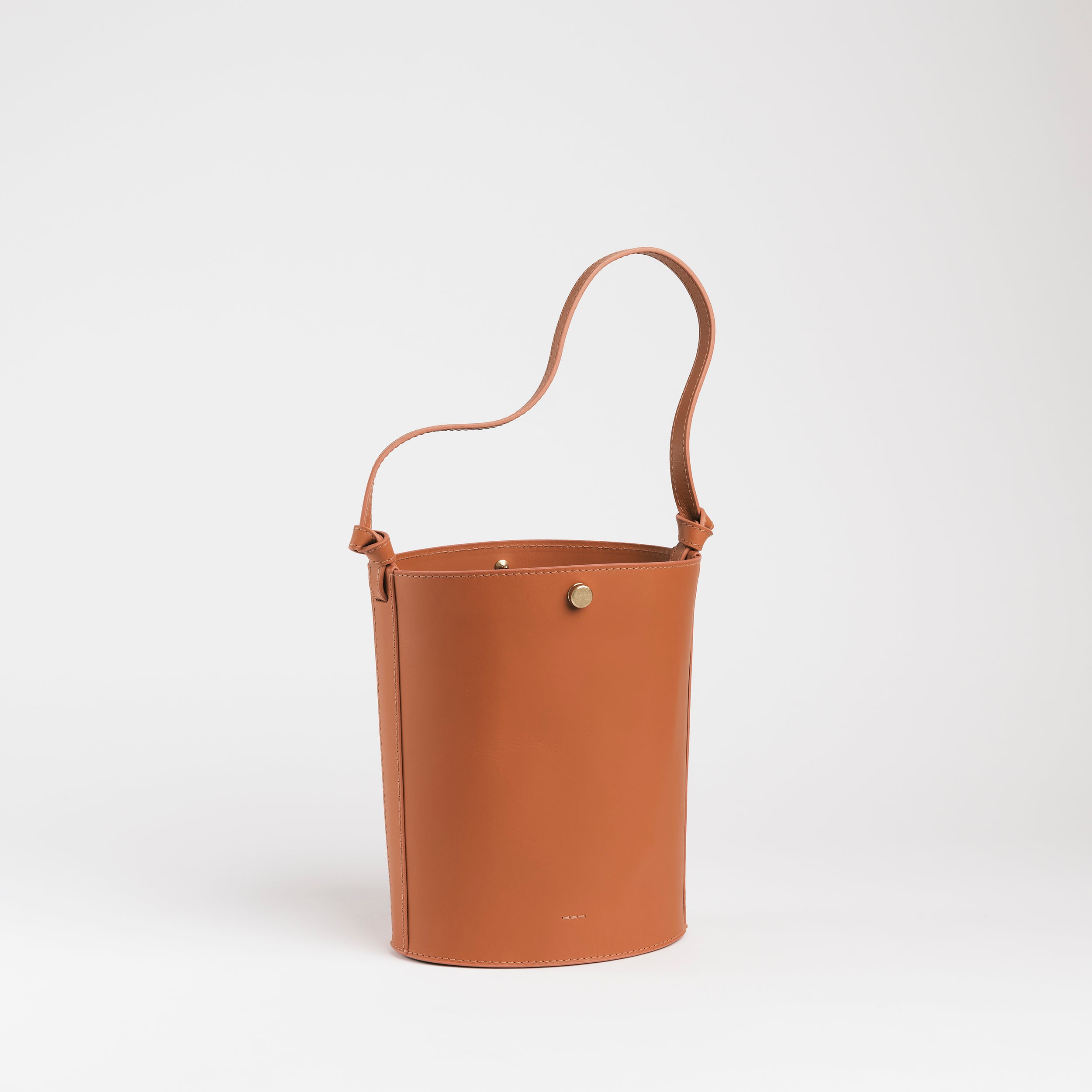 Small Hilma in Terracotta Vachetta – LINDQUIST