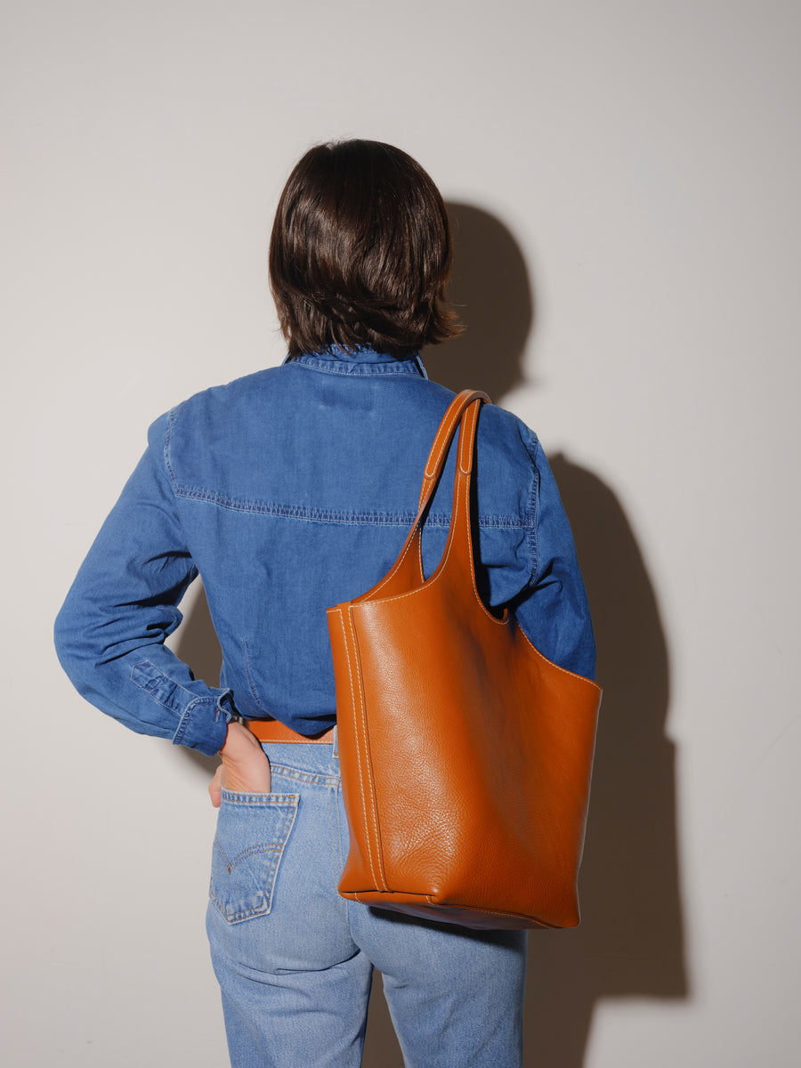 Big Ama in Leather Brown