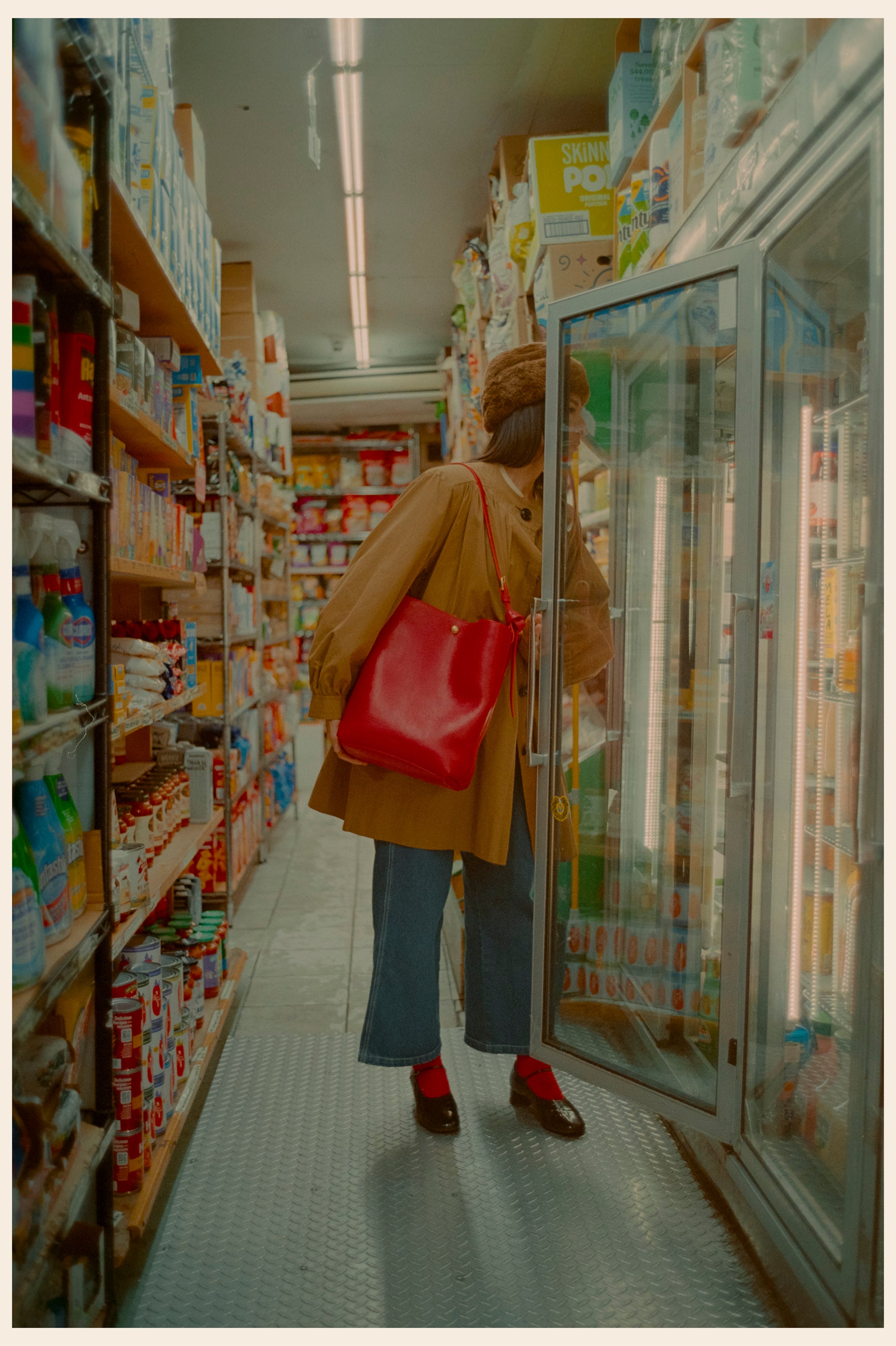 Lee in Carmine – LINDQUIST