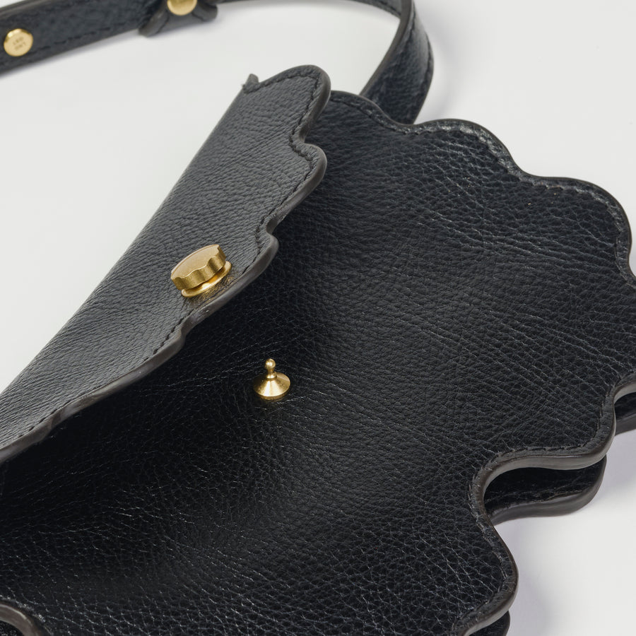 Limited Edition Scallop Shell Faba in Black