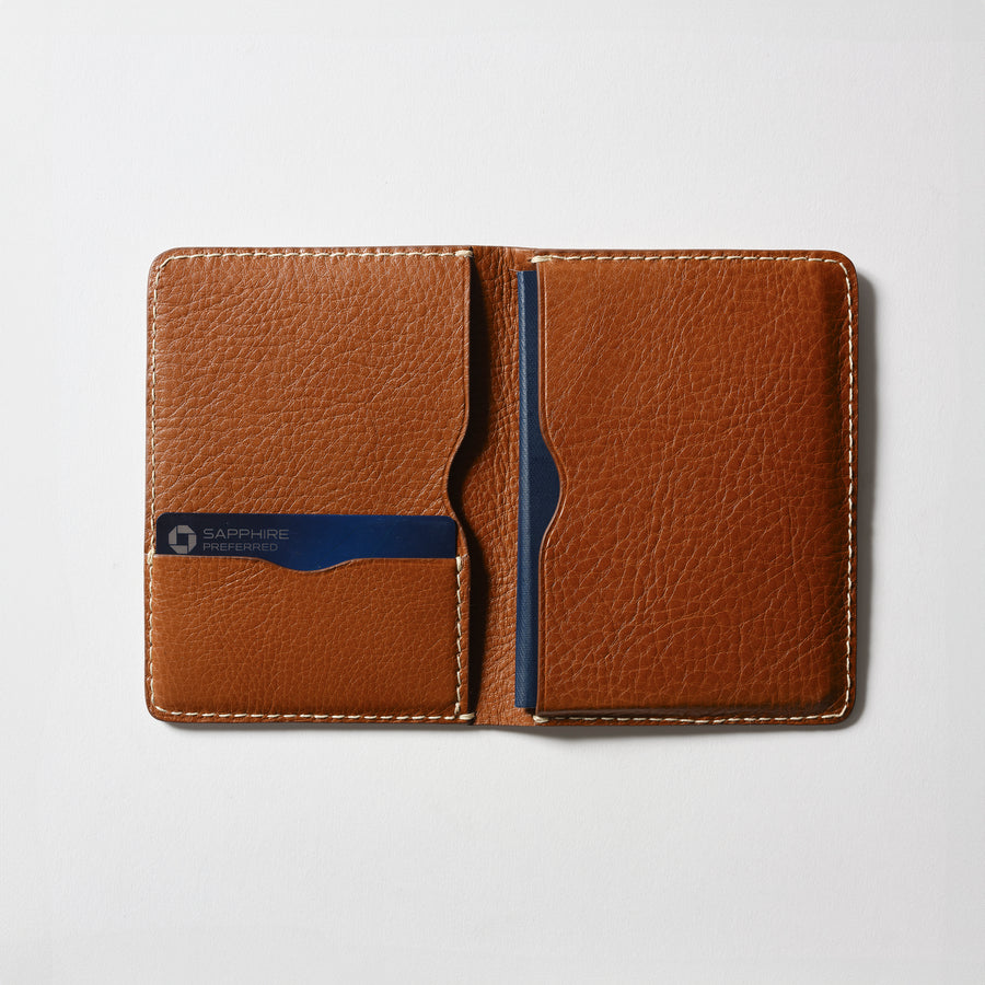 Syd Passport Wallet in Leather Brown