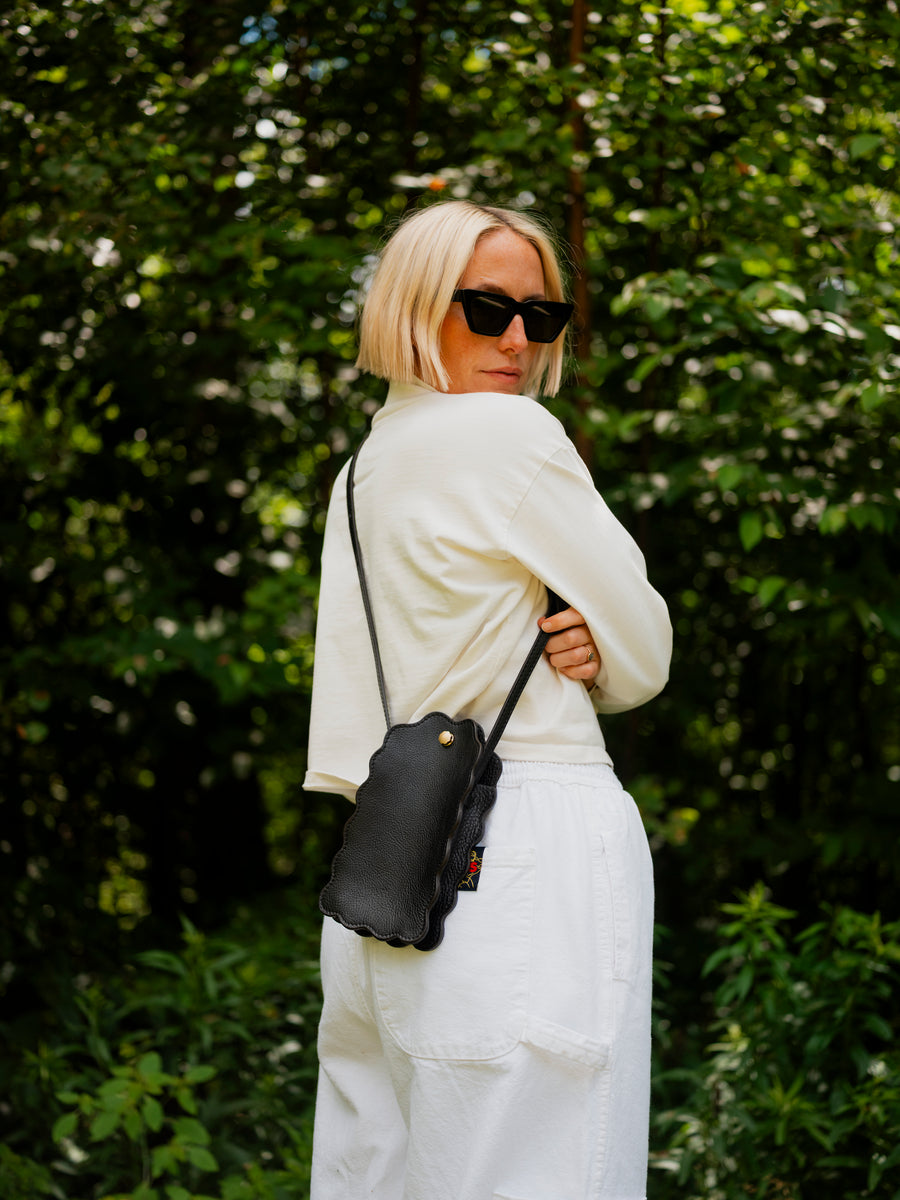 Limited Edition Scallop Shell Segui in Black