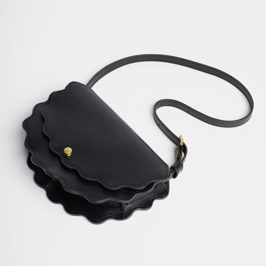 Limited Edition Scallop Shell Mezzo in Black