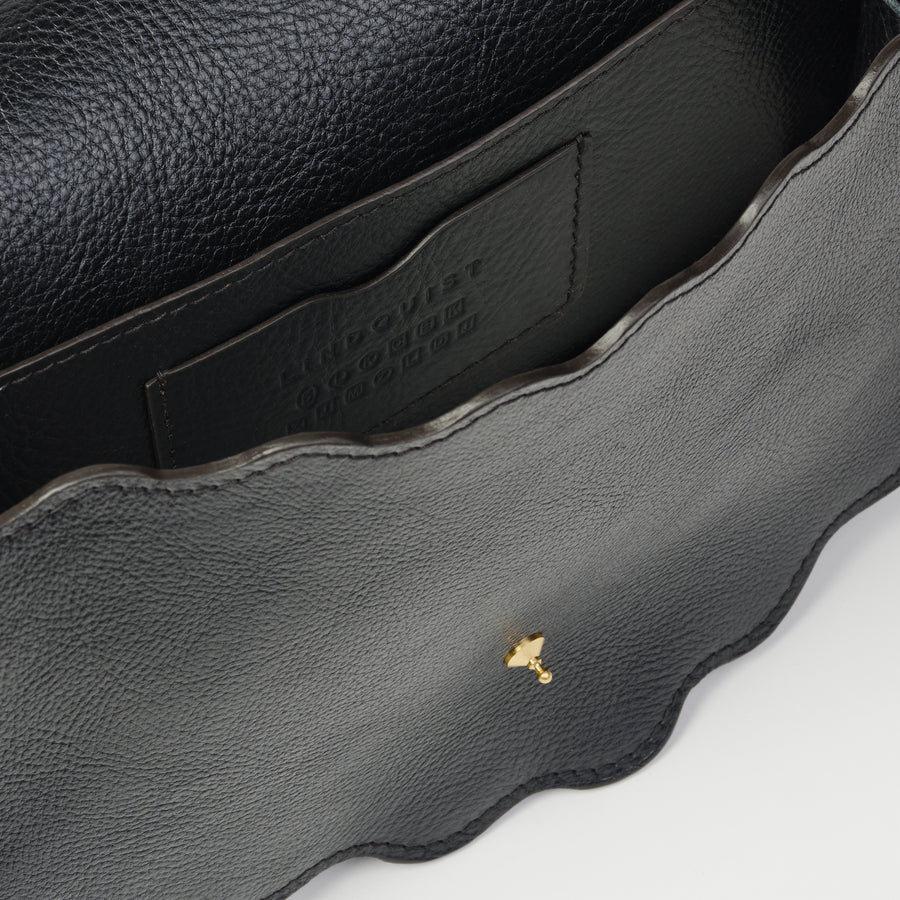 Limited Edition Scallop Shell Mezzo in Black