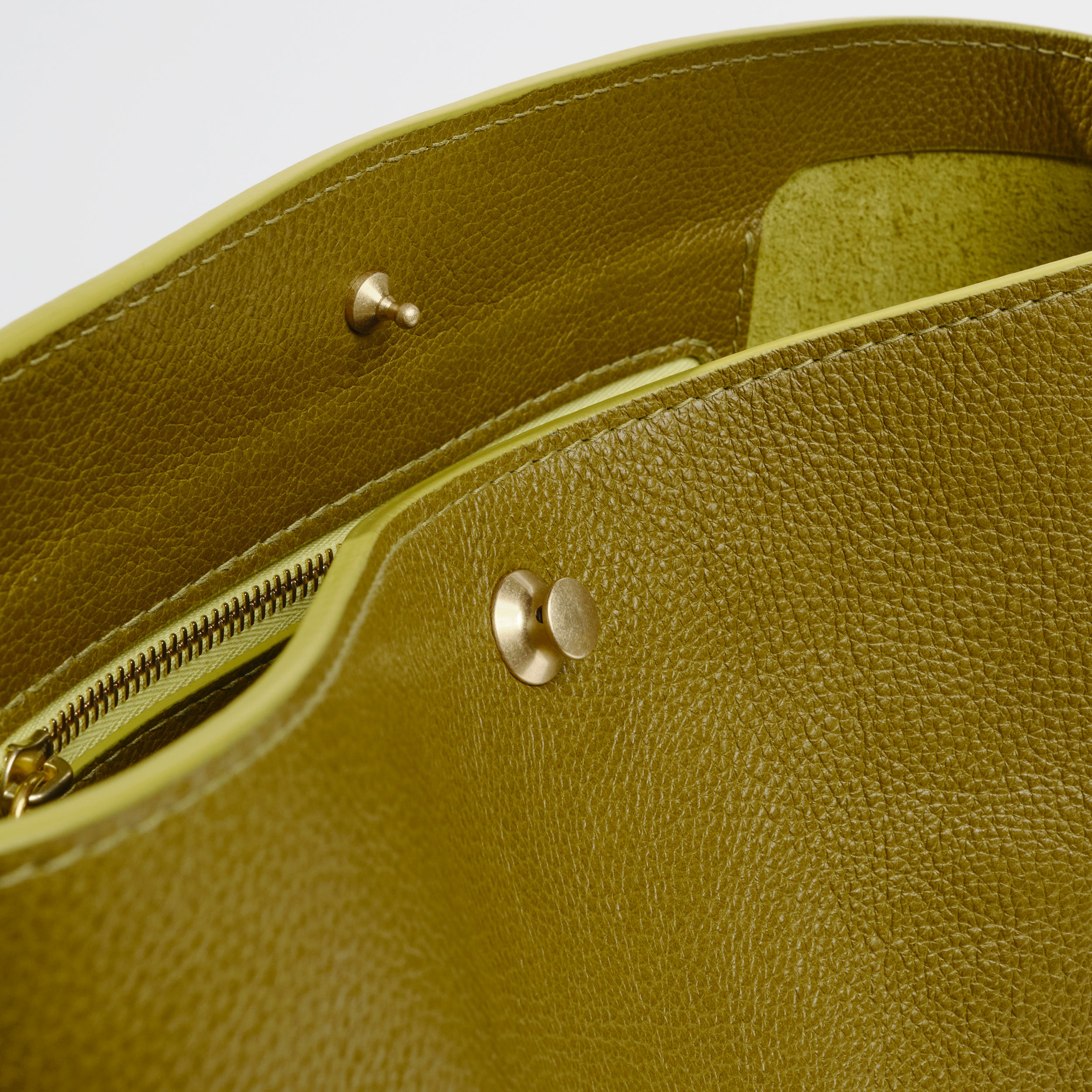 Lee in Green Ochre – LINDQUIST