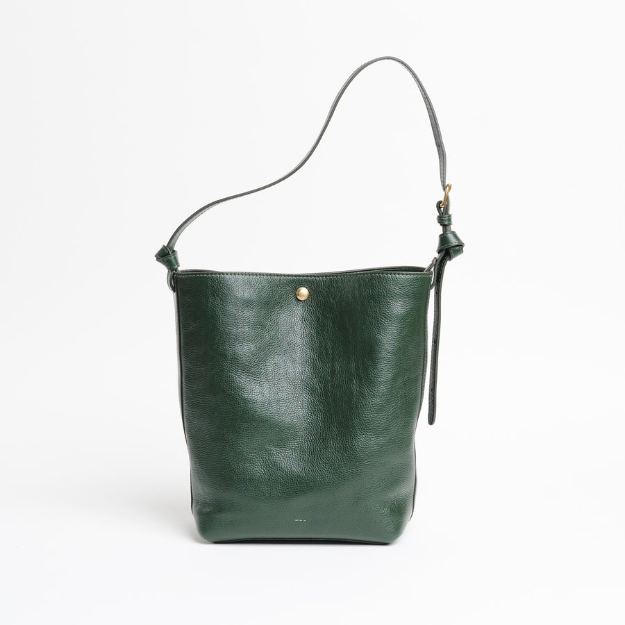 Lee in Pine
