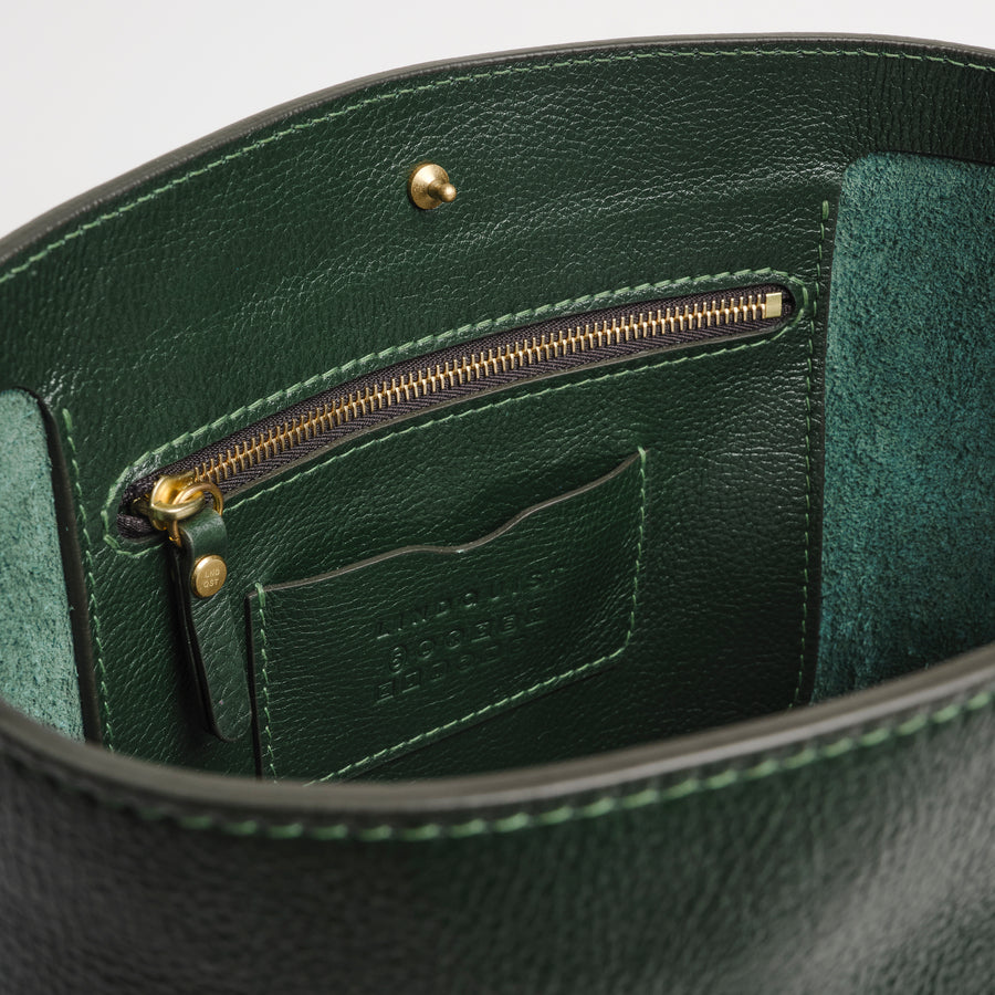 Lee in Pine