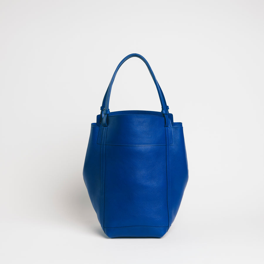 Linda in Ultramarine
