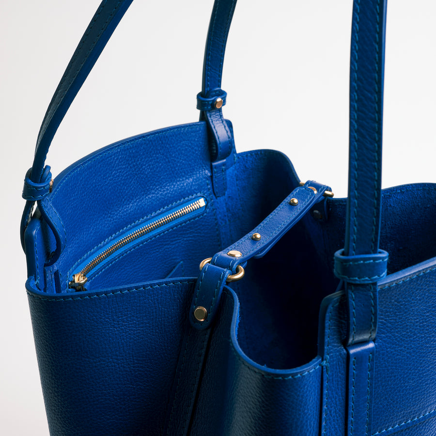 Linda in Ultramarine