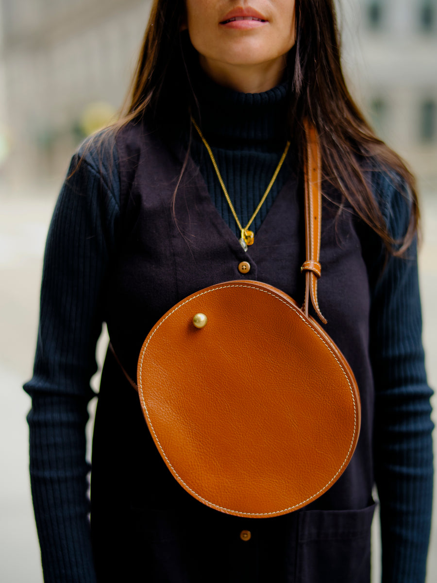 Eggi Bag in Leather Brown in 2023  Leather, Tan leather, Shoulder